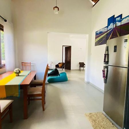 Travel Inn Deluxe Anniewatta Канди Экстерьер фото