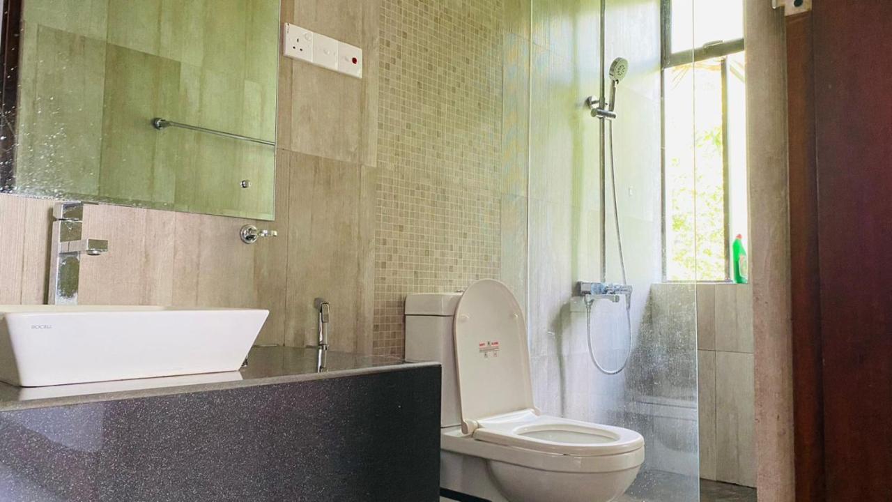 Travel Inn Deluxe Anniewatta Канди Экстерьер фото